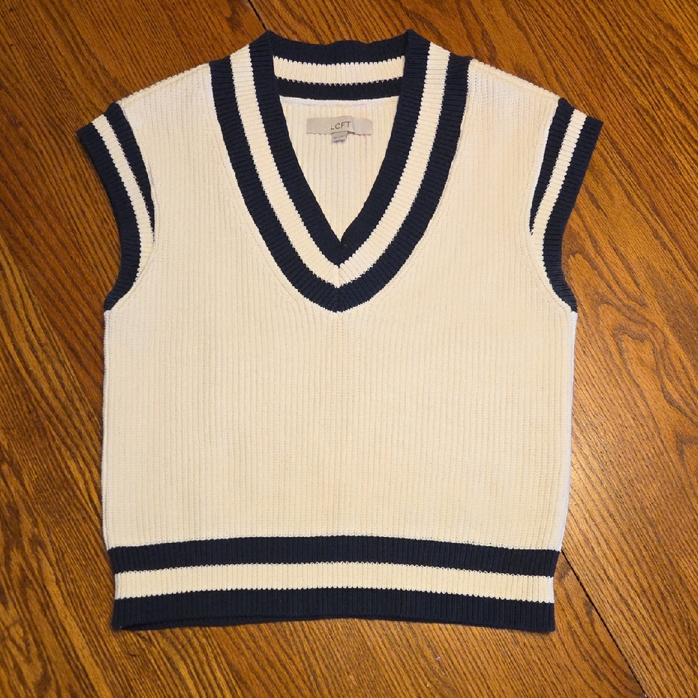 LOFT Navy and White Sleeveless Knit Top